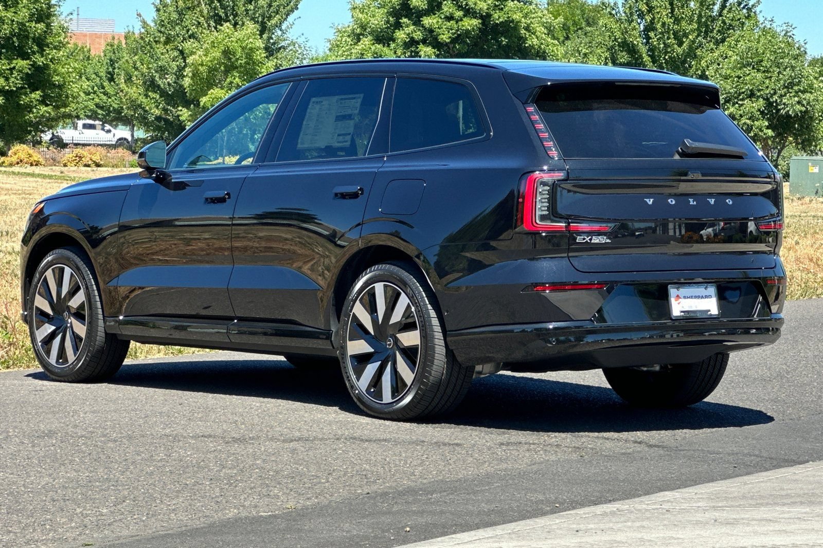 New 2026 Volvo EX90 Plus AWD/4WD image 5