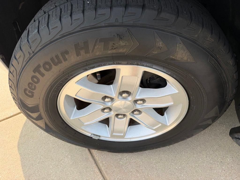 Used 2013 GMC Yukon SLT RWD image 24