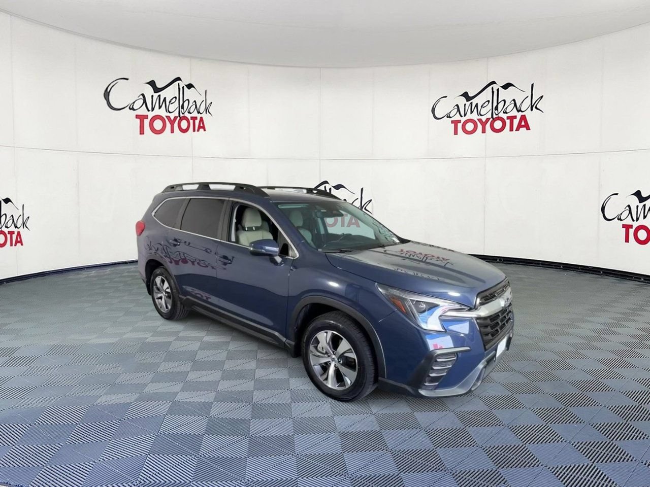 Used 2023 Subaru Ascent Premium w/ Convenience Package AWD/4WD image 5