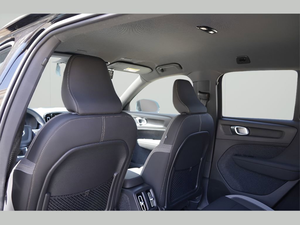 New 2025 Volvo EX40 Core w/ Climate Package image 18