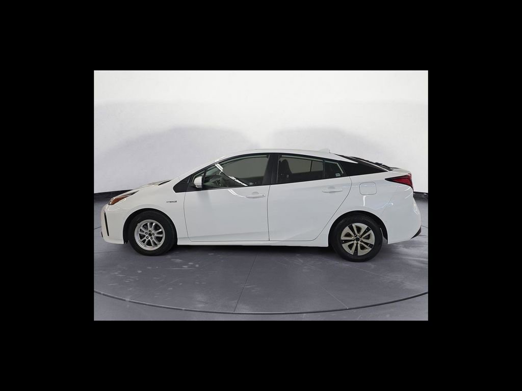 Used 2021 Toyota Prius LE FWD image 3