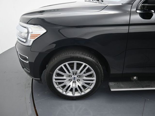 Used 2023 Ford Expedition Max Limited image 9