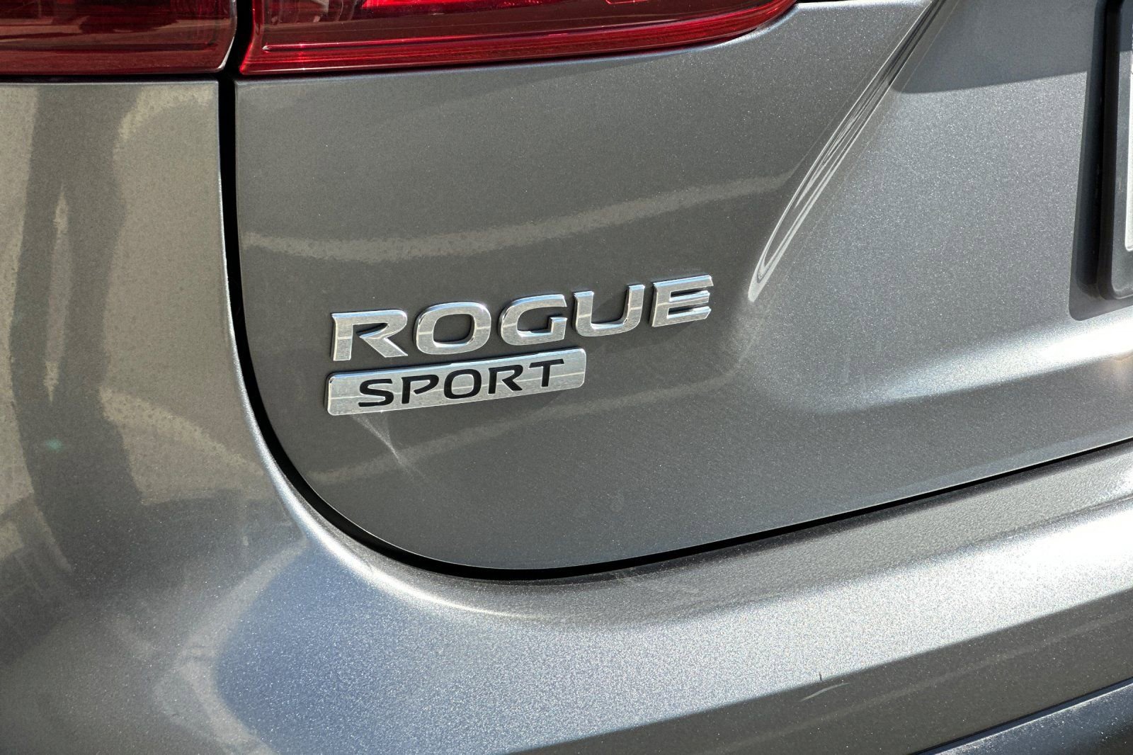 Used 2019 Nissan Rogue Sport S image 24