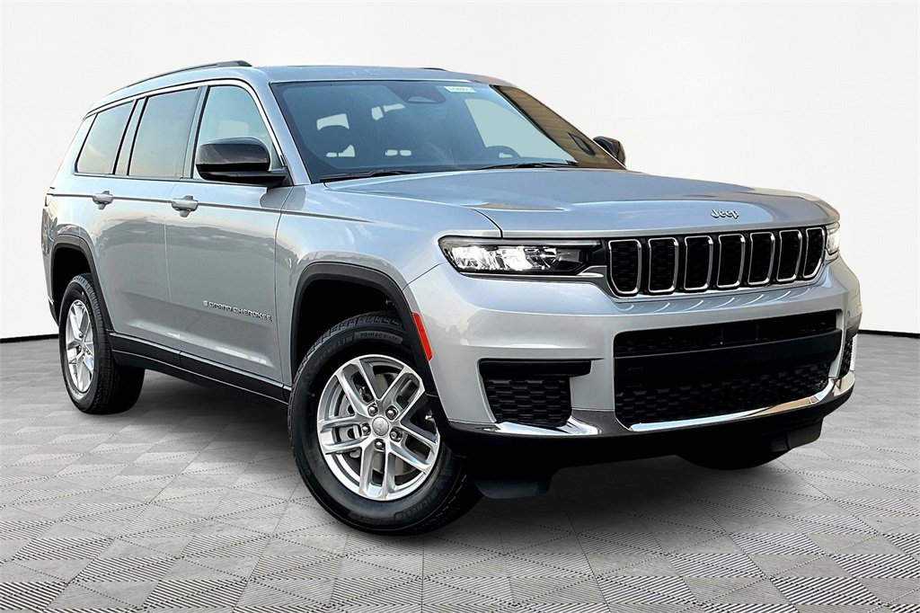 New 2025 Jeep Grand Cherokee L Laredo image 1