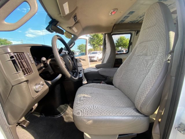 Used 2020 Chevrolet Express 3500 LT w/ LT Preferred Equipment Group RWD image 17