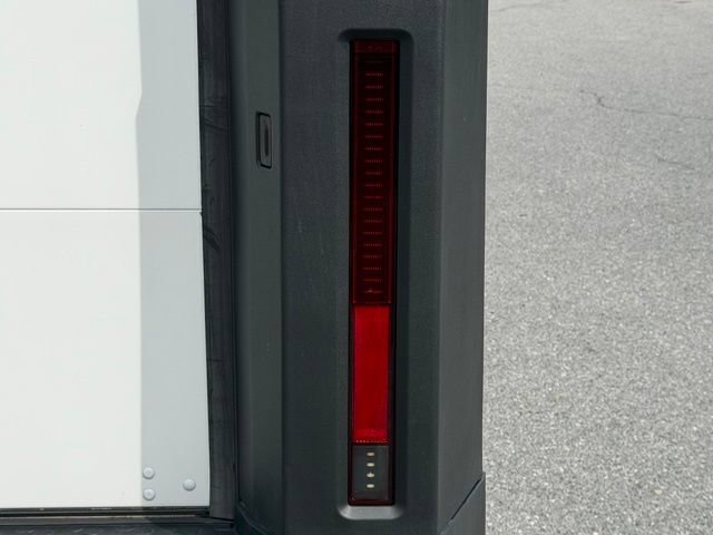 Used 2024 Chevrolet Brightdrop 600 w/ Commercial Equipment Package AWD/4WD image 20