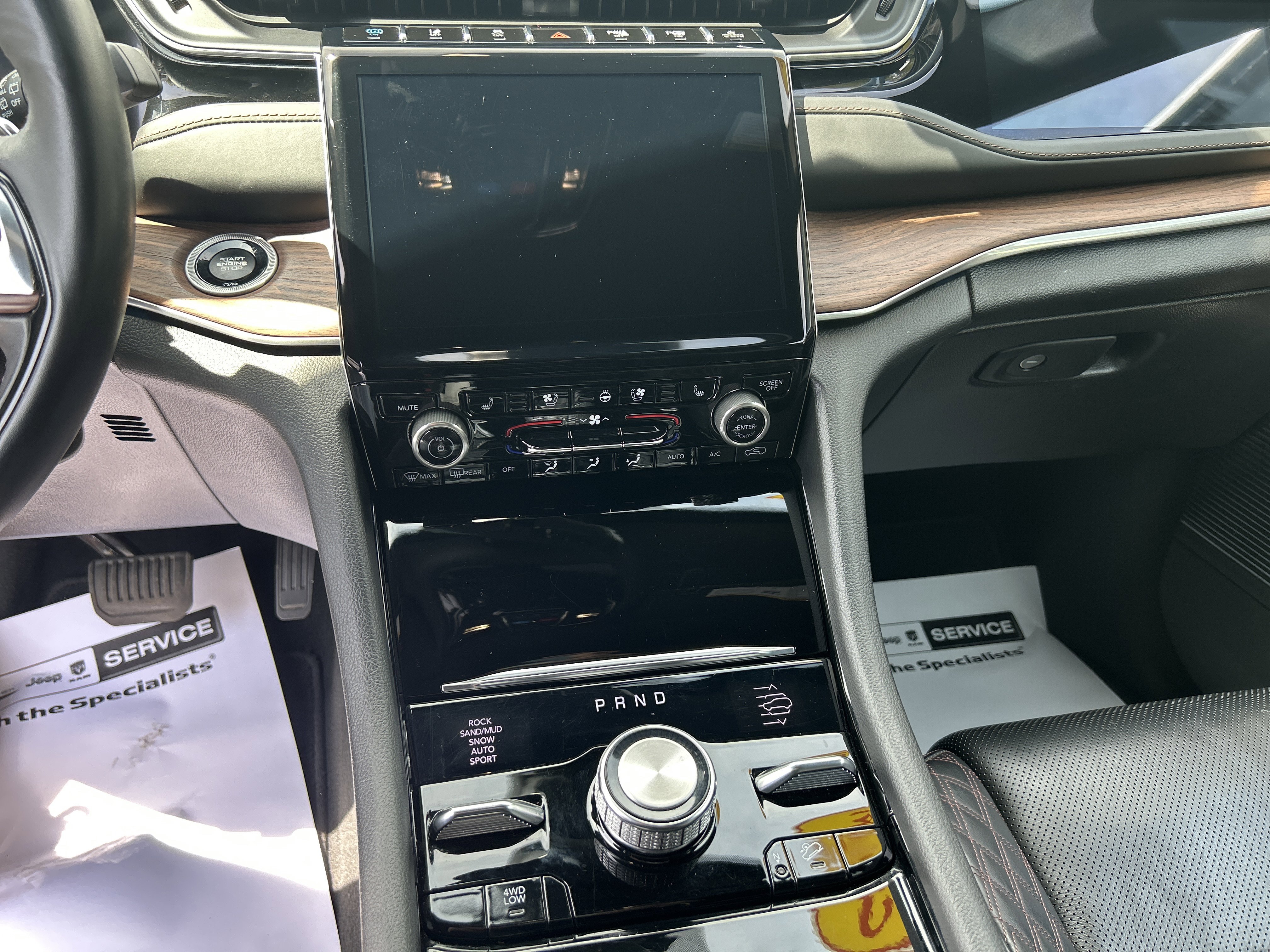 Certified 2022 Jeep Grand Cherokee Summit w/ Advanced Protech Group IV AWD/4WD image 23