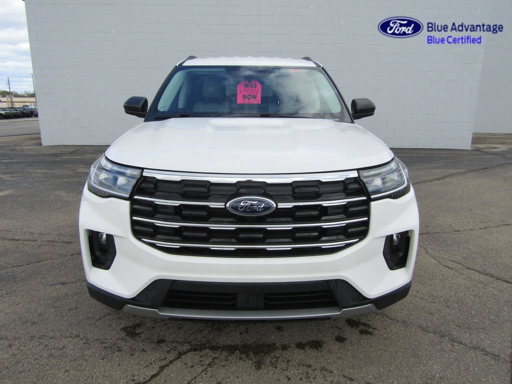 Certified 2025 Ford Explorer Active w/ Active Comfort Package AWD/4WD image 3