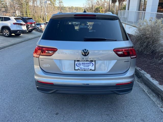 Used 2024 Volkswagen Tiguan SE image 34