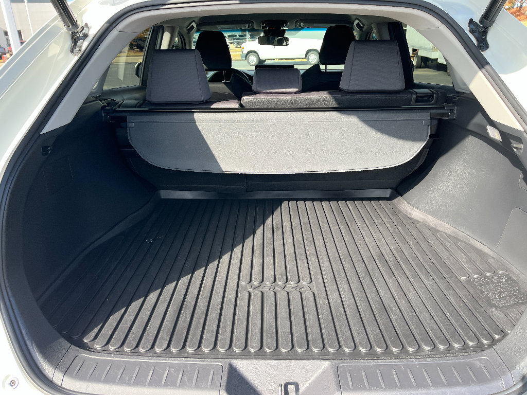 Used 2021 Toyota Venza LE image 13