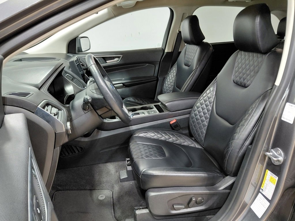 Used 2024 Ford Edge Titanium image 3