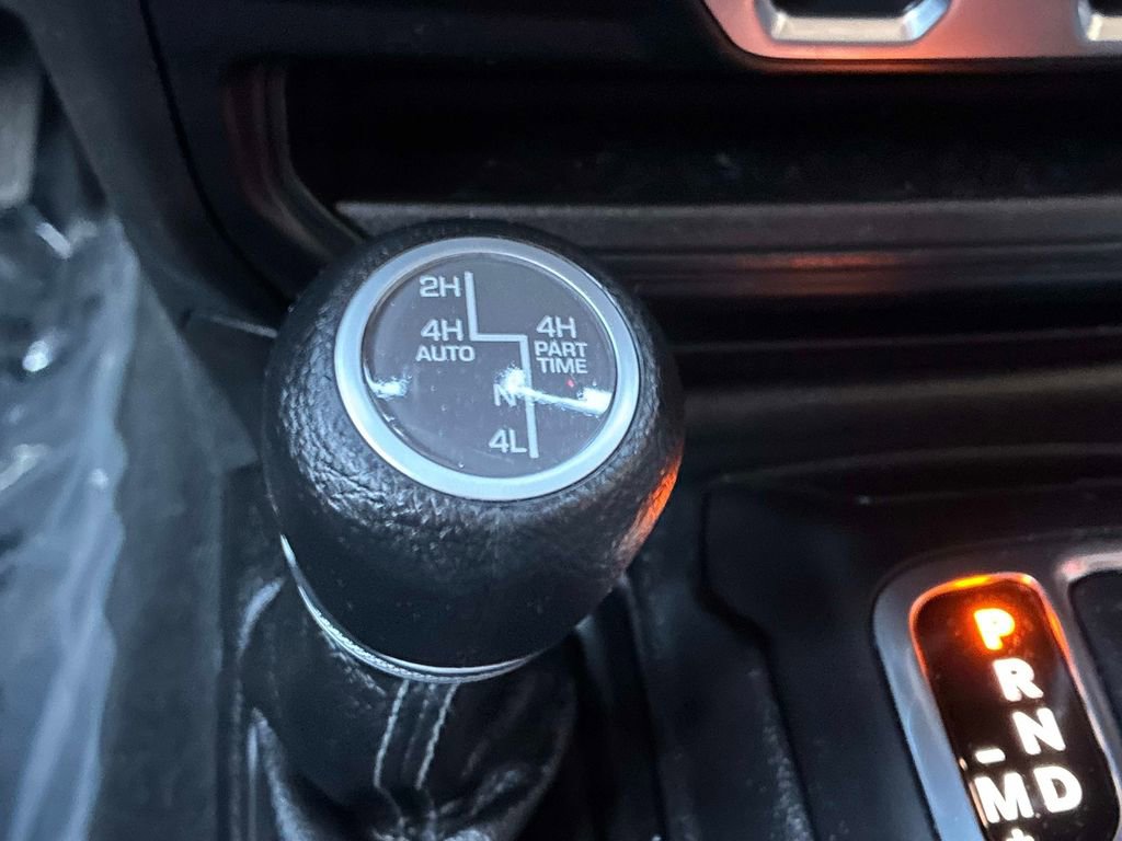 Used 2024 Jeep Wrangler Unlimited w/ Convenience Group image 29