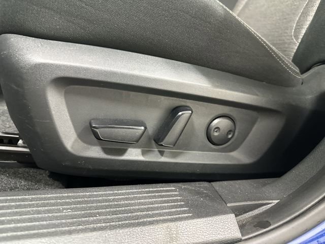 Used 2023 Nissan Rogue SV image 16