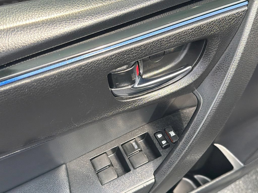 Used 2019 Toyota Corolla SE FWD image 8
