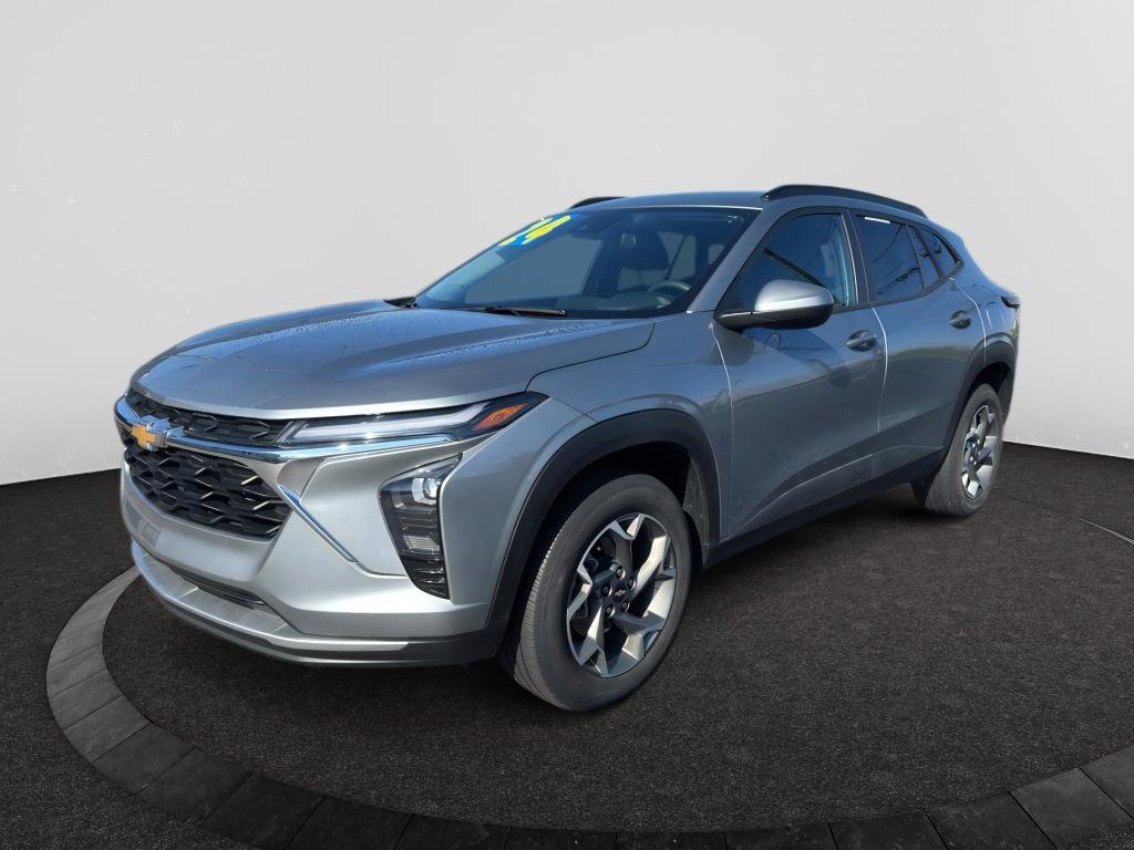 Used 2024 Chevrolet Trax LT FWD image 1