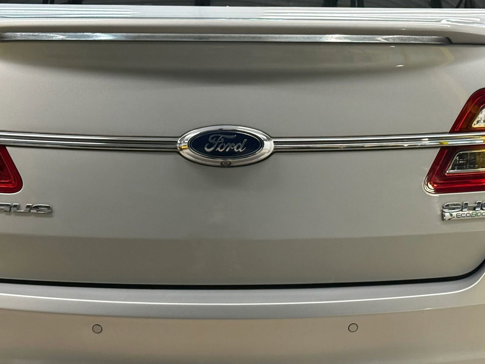 Used 2014 Ford Taurus SHO w/ Equipment Group 401A image 11
