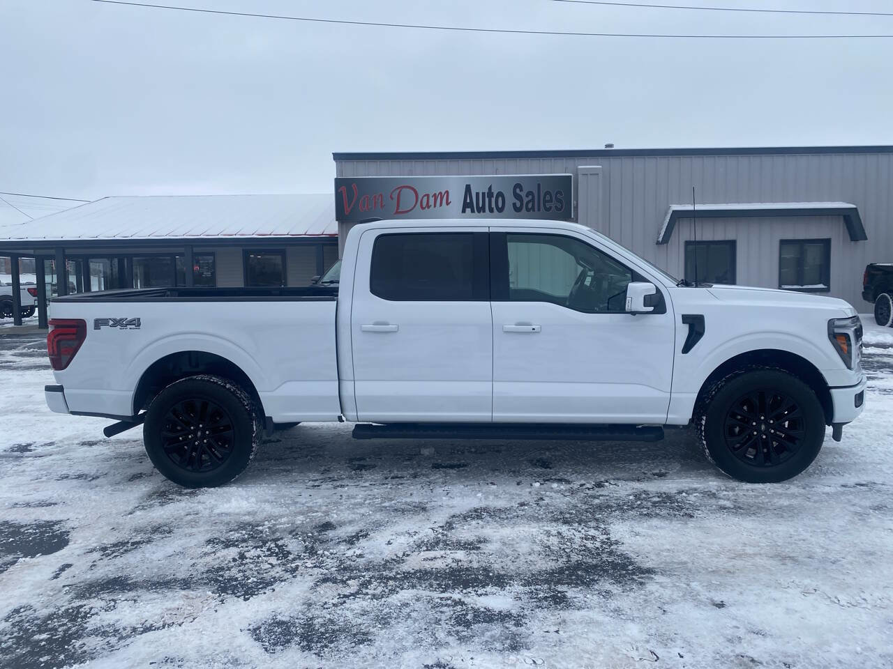 Used 2025 Ford F150 Lariat w/ FX4 Off-Road Package image 2