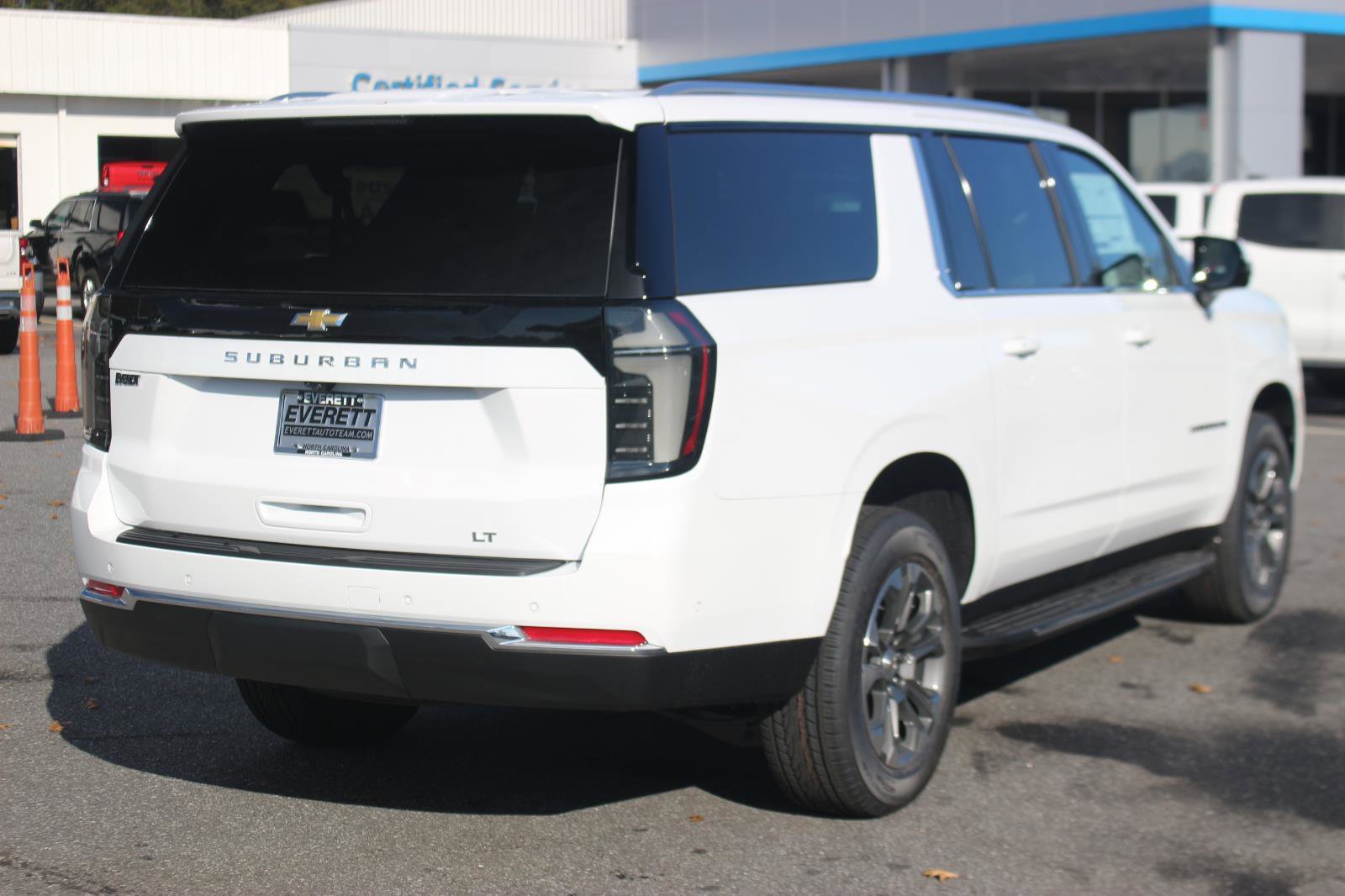 New 2026 Chevrolet Suburban LT w/ Comfort Package image 7