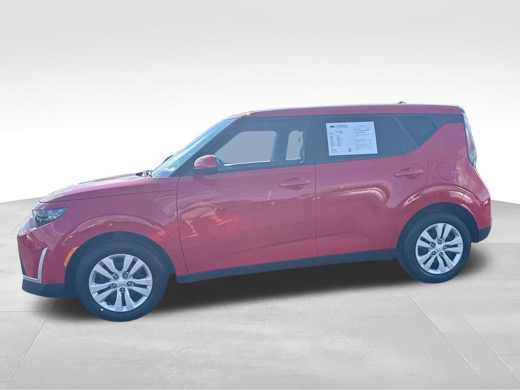 Used 2023 Kia Soul LX FWD image 4