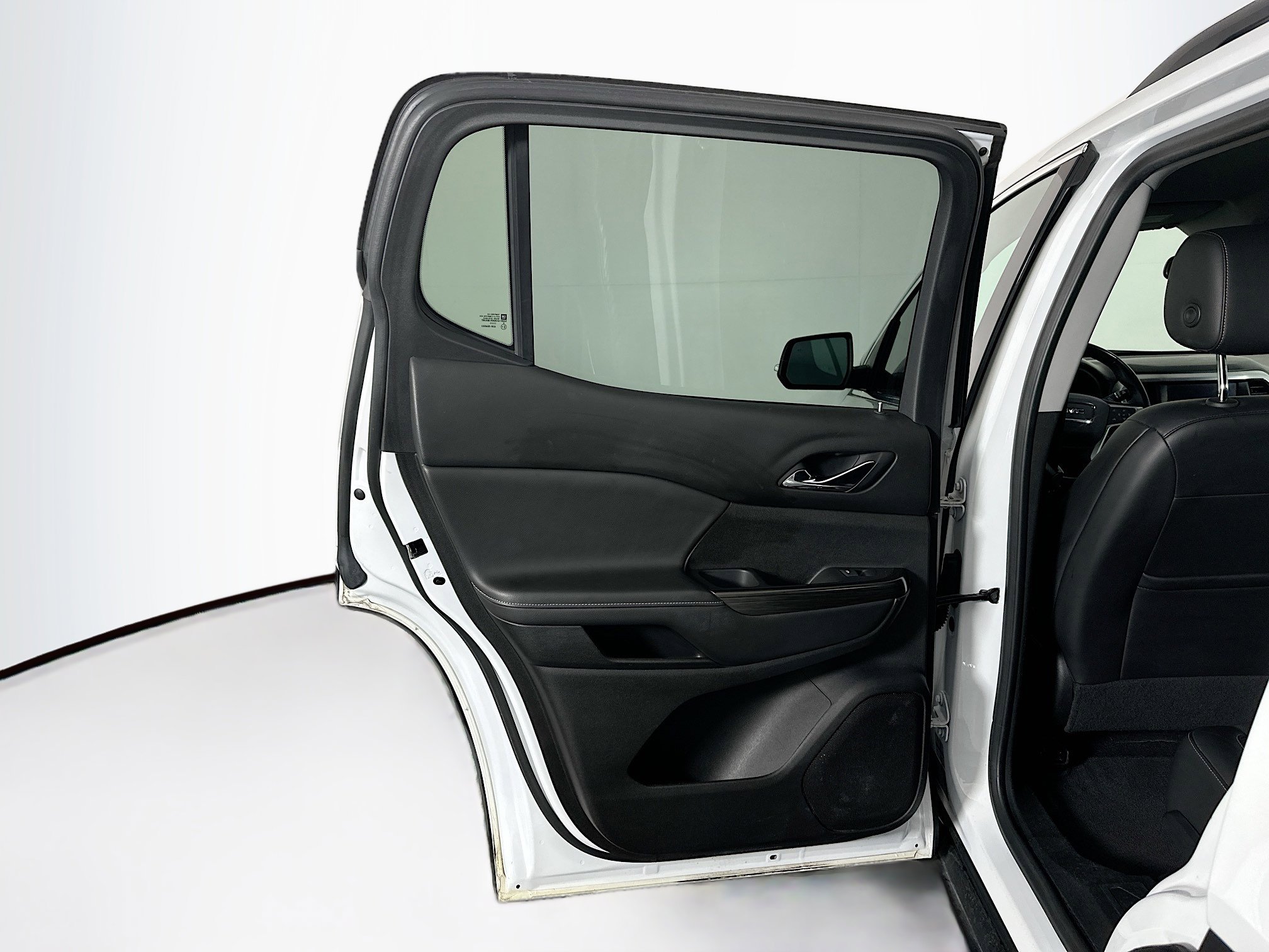 Used 2023 GMC Acadia SLT image 27