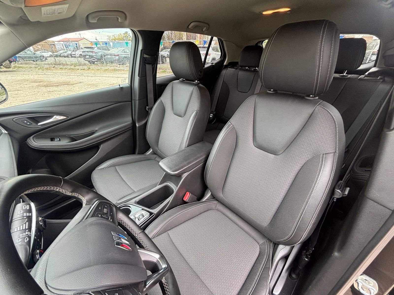 Used 2025 Buick Encore GX Preferred image 37