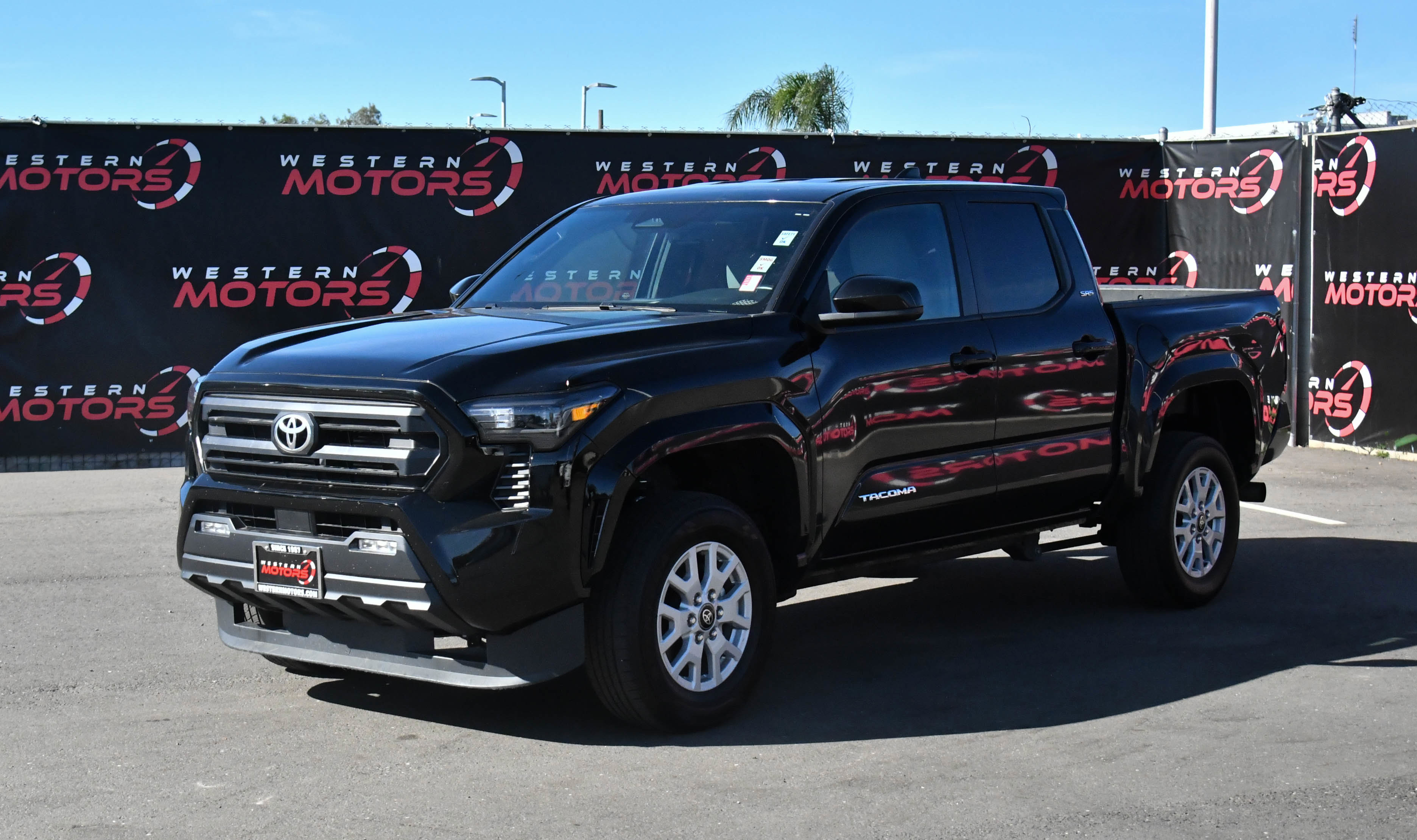 Used 2024 Toyota Tacoma SR5 image 3