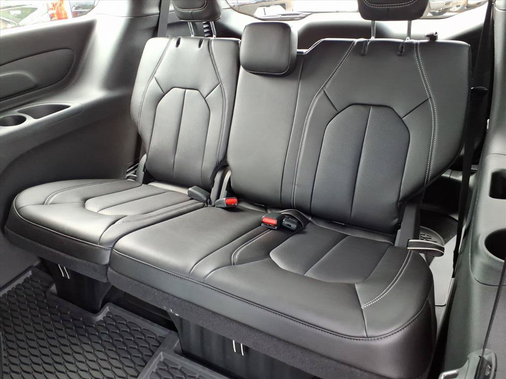 New 2027 Chrysler Pacifica LX FWD image 14