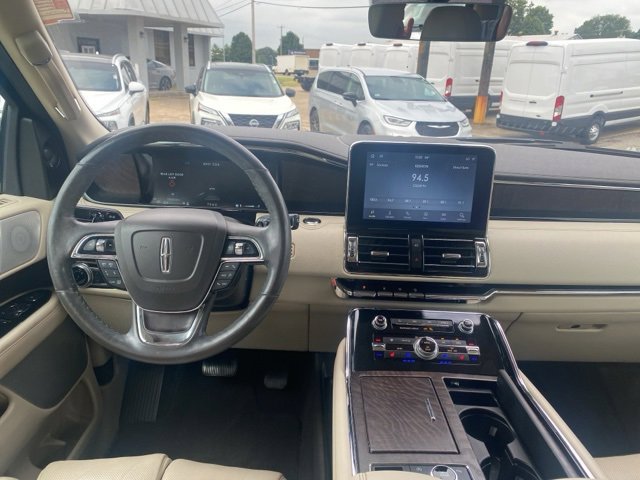 Used 2020 Lincoln Navigator Reserve w/ Luxury Package image 14