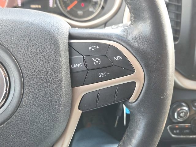 Used 2015 Jeep Cherokee Latitude w/ Cold Weather Group image 40