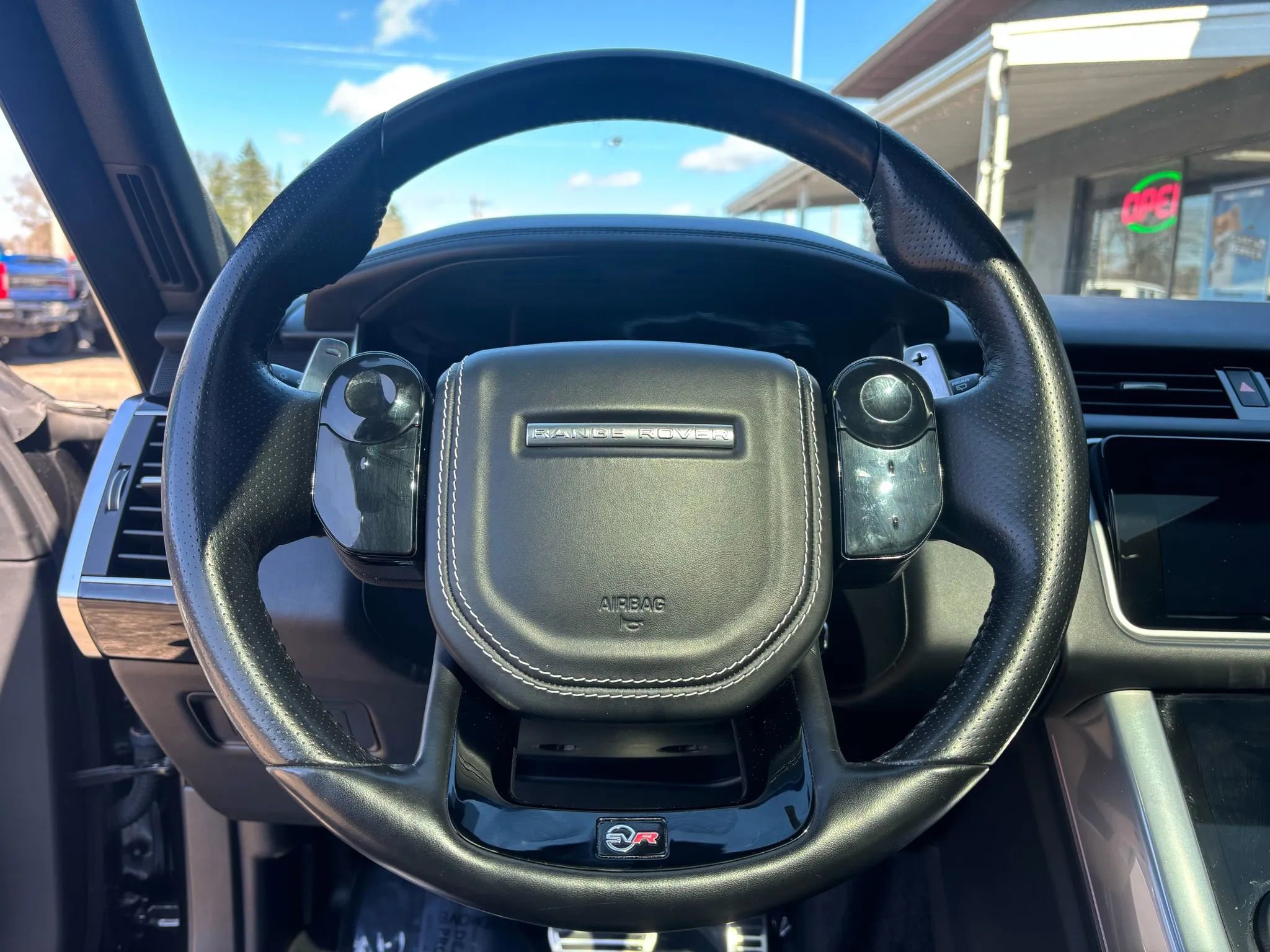 Used 2018 Land Rover Range Rover Sport SVR image 18