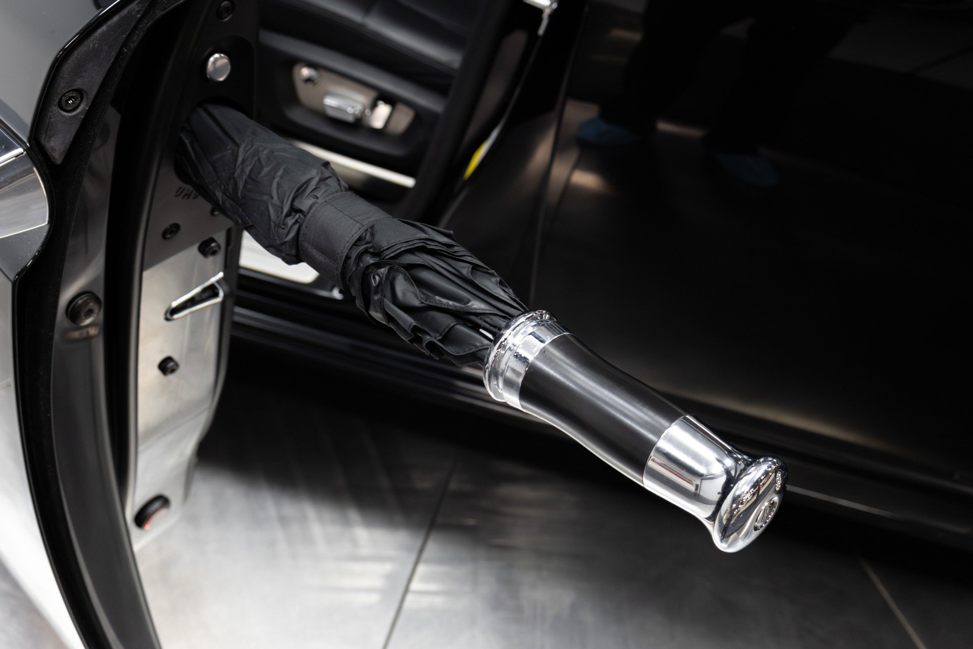 Used 2011 Rolls-Royce Ghost image 38