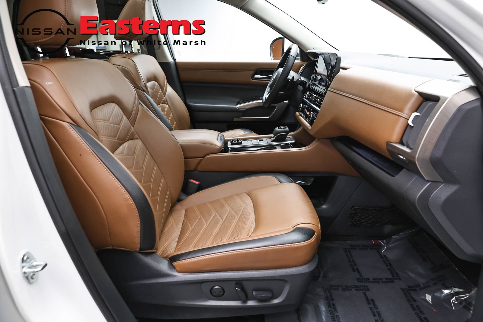 Used 2023 Nissan Pathfinder Platinum AWD/4WD image 25