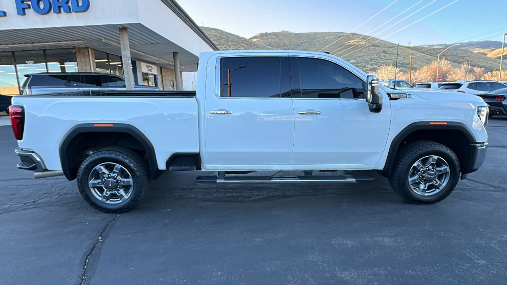 Used 2025 GMC Sierra 2500 SLT w/ SLT Premium Package image 2