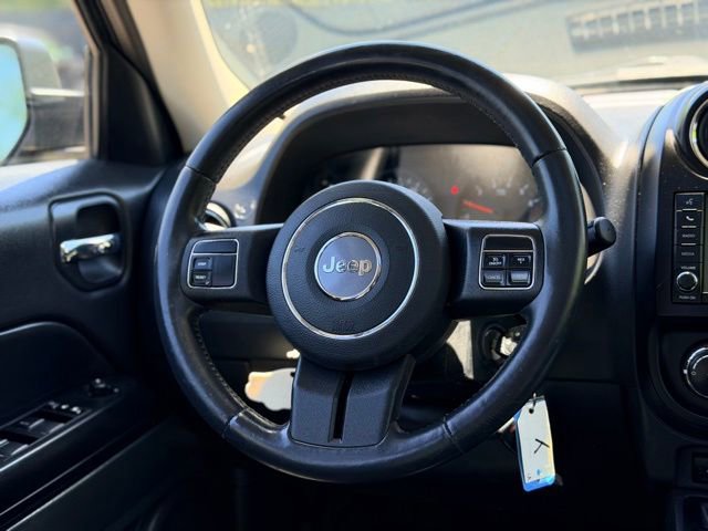 Used 2013 Jeep Patriot Latitude w/ Sun/Sound Group FWD image 17