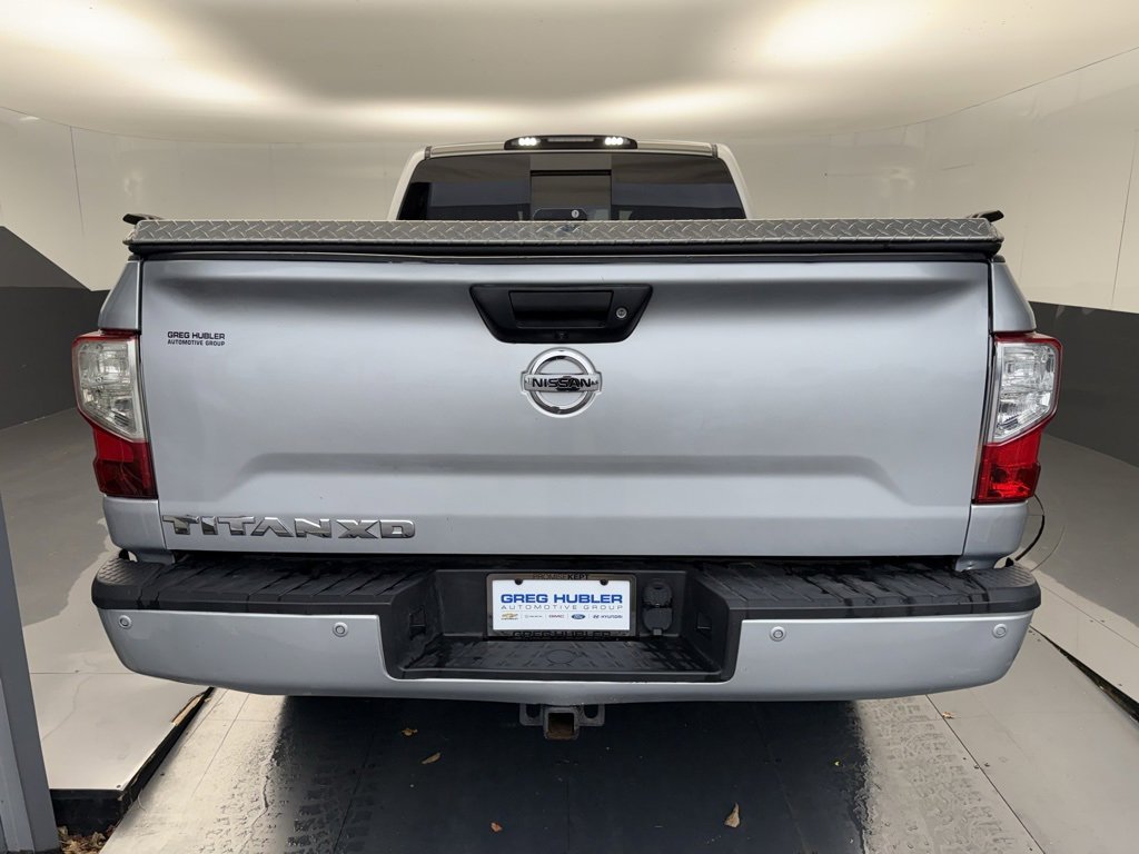 Used 2017 Nissan Titan SL image 11