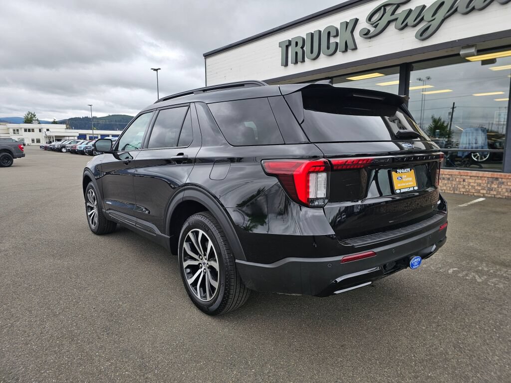 Certified 2025 Ford Explorer ST-Line AWD/4WD image 9
