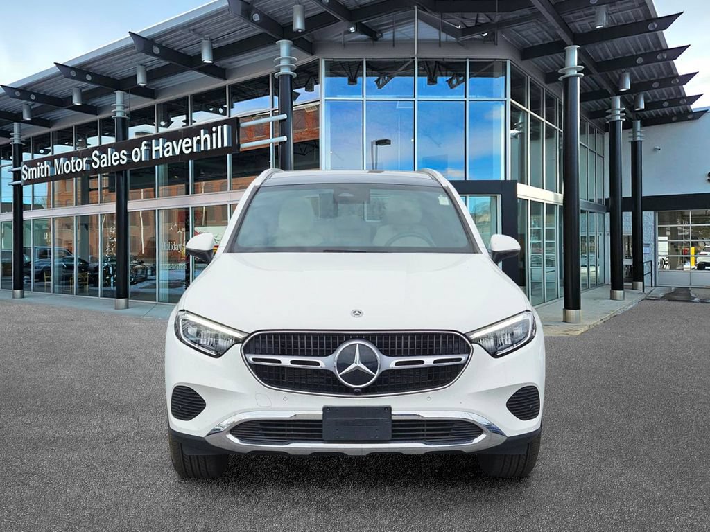 Used 2025 Mercedes-Benz GLC 300 4MATIC image 8