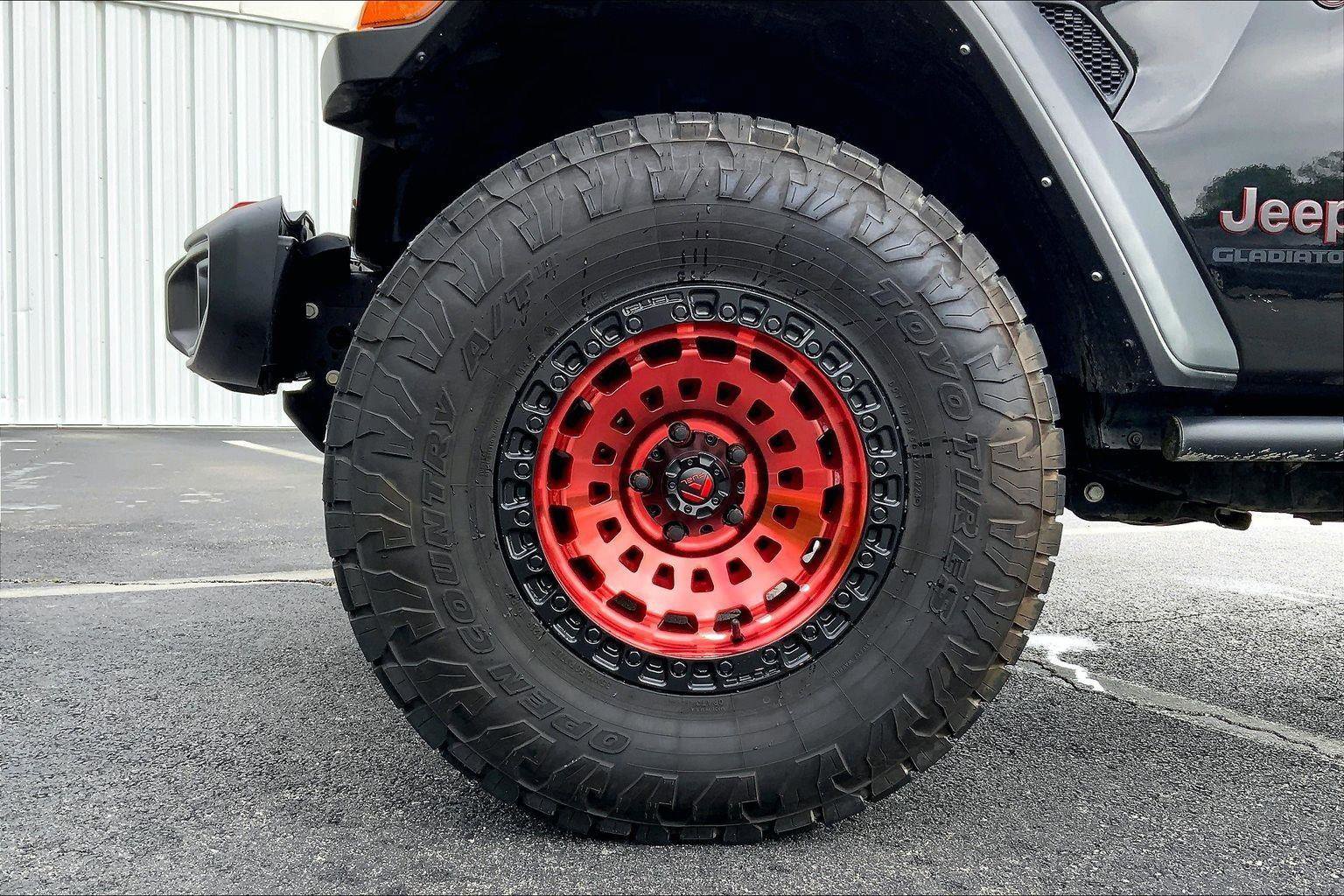 Used 2022 Jeep Gladiator Rubicon w/ Trailer Tow Package AWD/4WD image 9