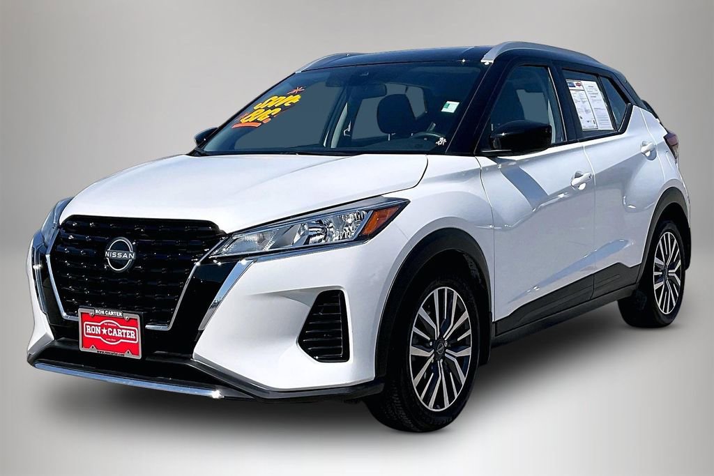 Used 2024 Nissan Kicks SV image 2