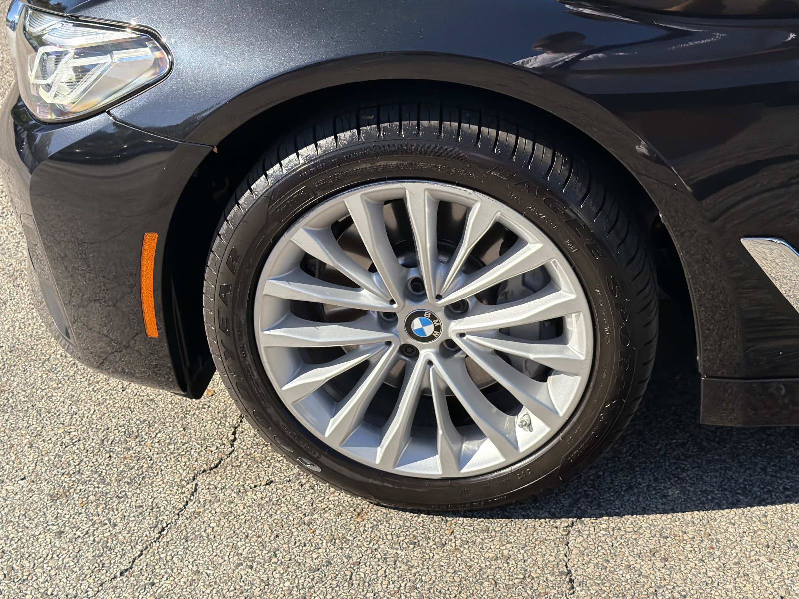 Certified 2023 BMW 530i xDrive w/ Premium Package AWD/4WD image 19
