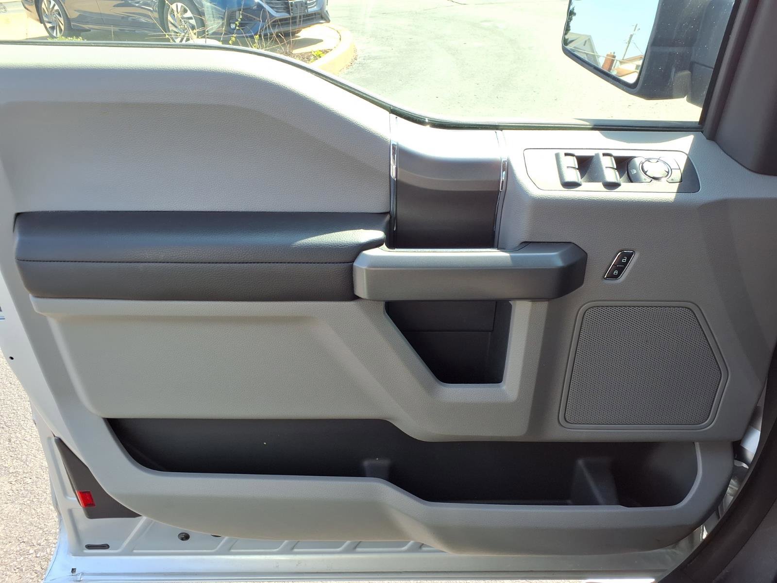 Used 2016 Ford F150 XLT w/ Equipment Group 302A Luxury image 15