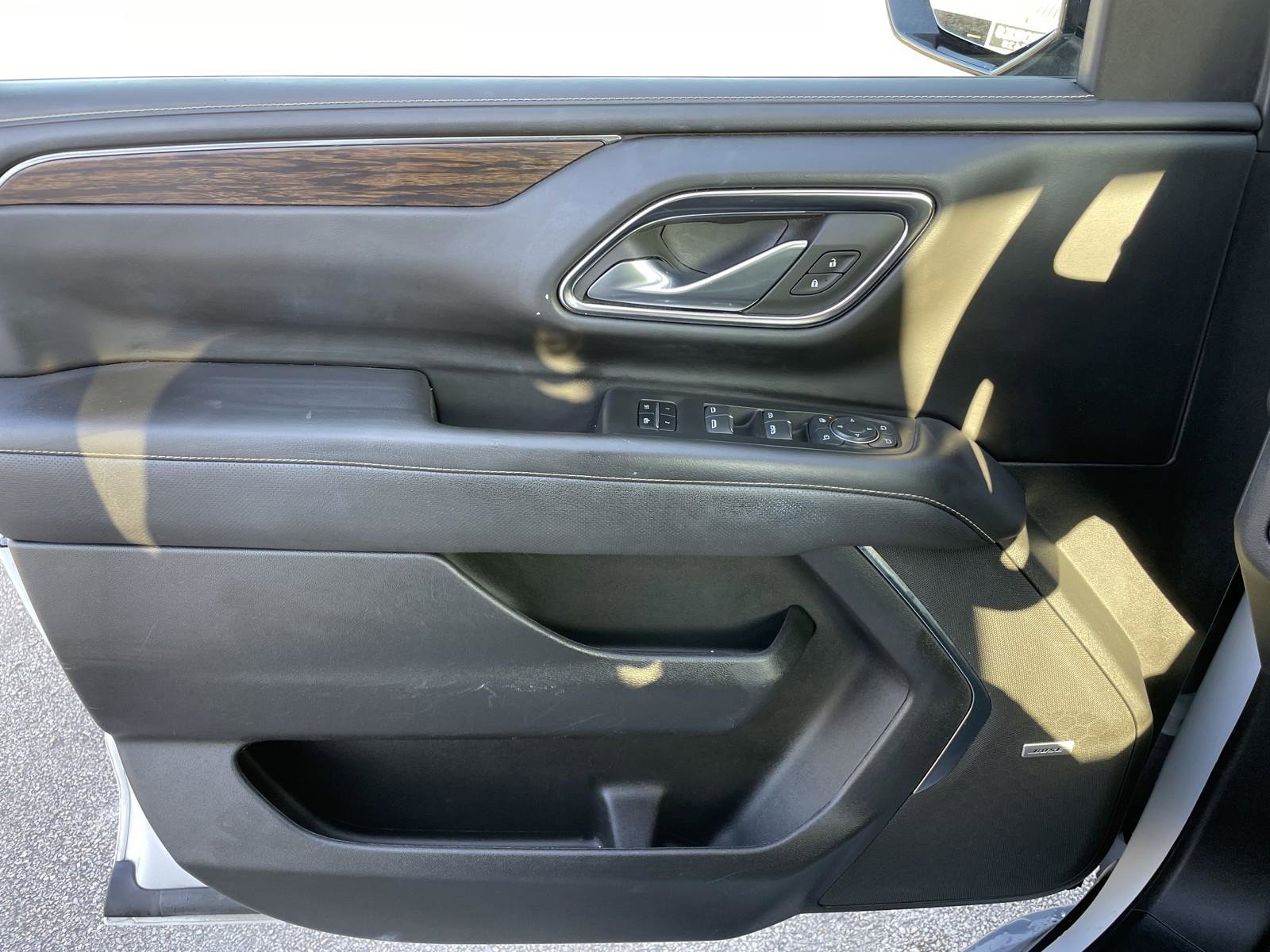 Used 2023 Chevrolet Suburban Premier image 30