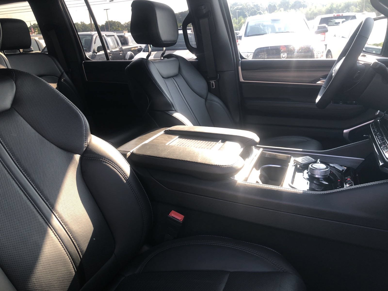 Used 2024 Jeep Wagoneer L Series II w/ Flexible Seating Group AWD/4WD image 55