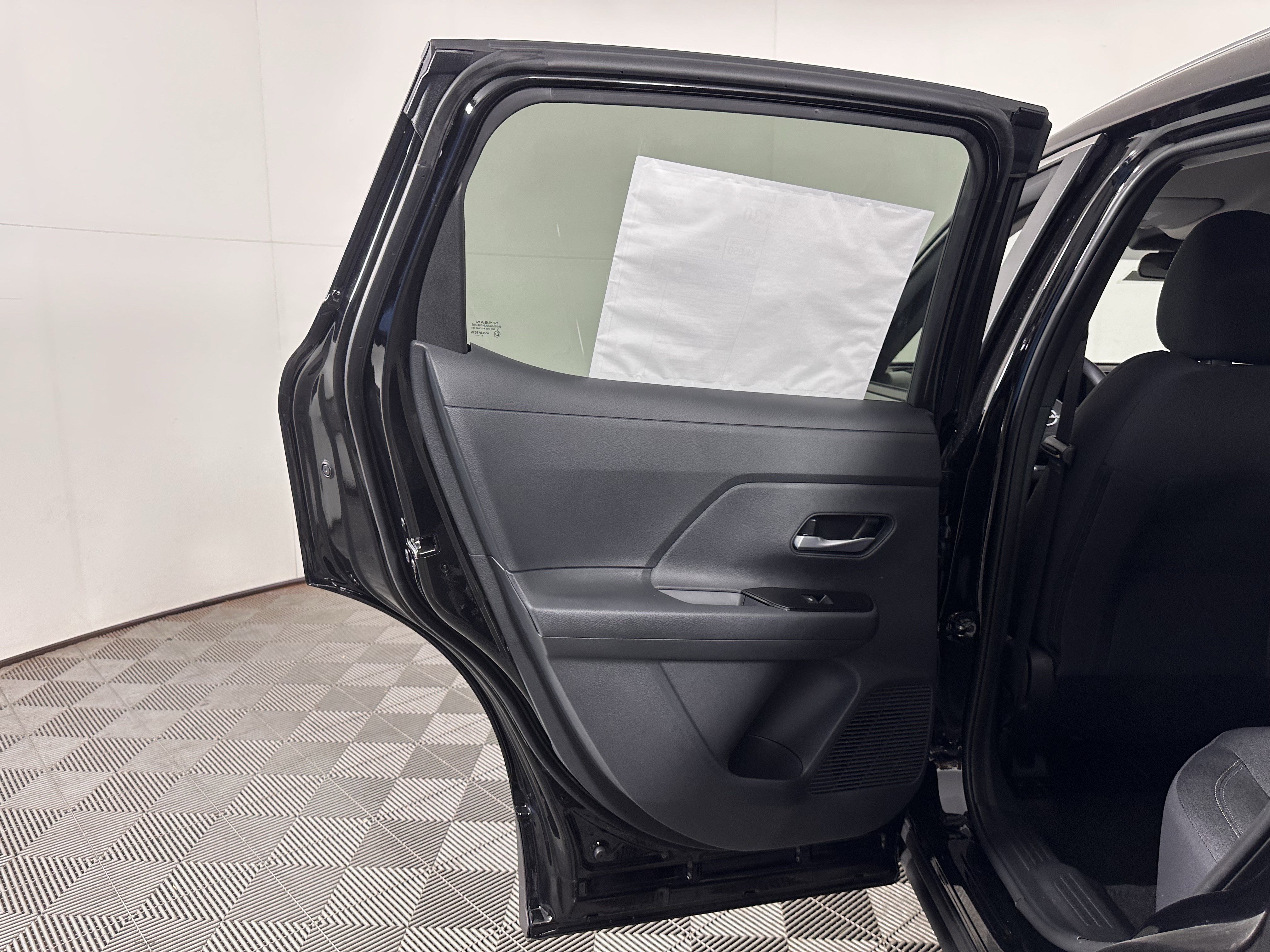 New 2026 Nissan Kicks SV image 18