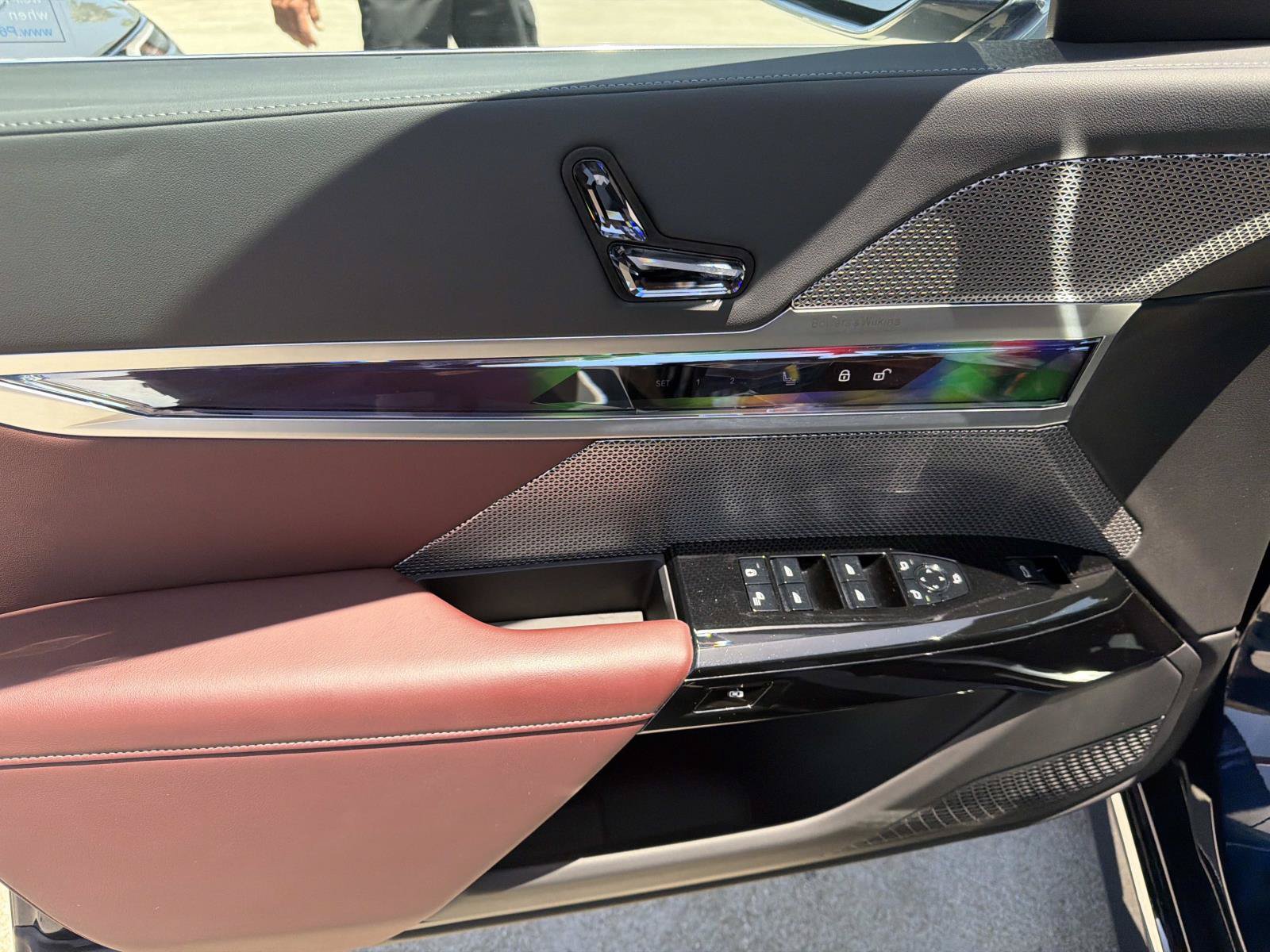 Used 2023 BMW i7 xDrive60 AWD/4WD image 13