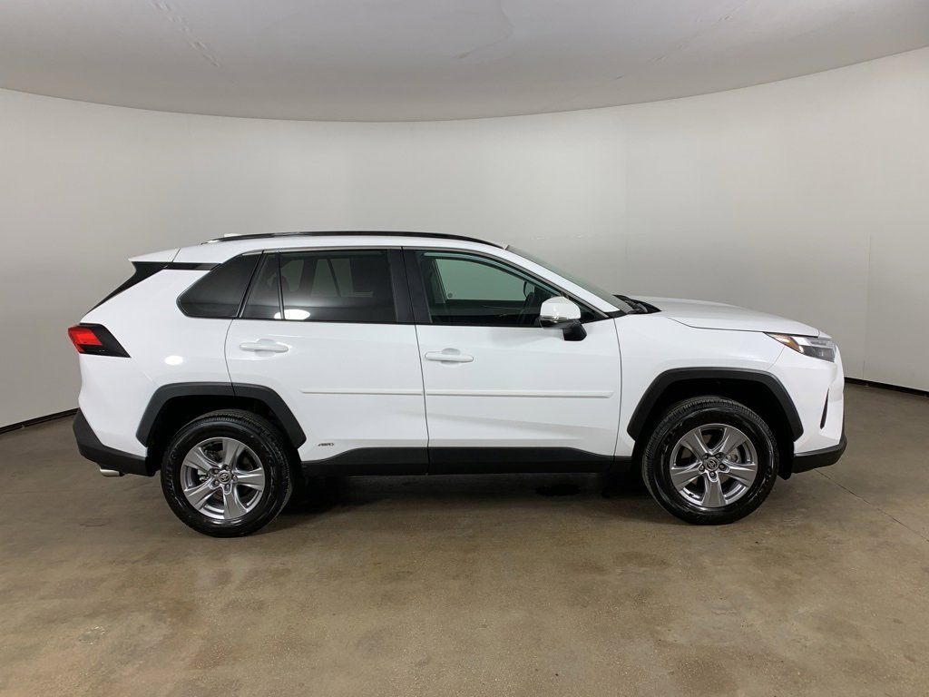 Used 2025 Toyota RAV4 XLE image 7