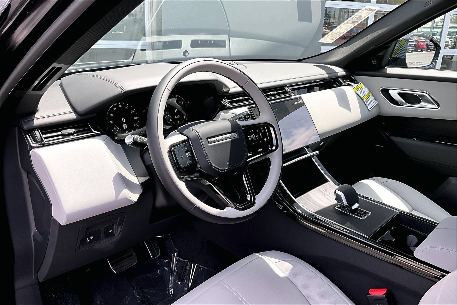 New 2026 Land Rover Range Rover Velar Dynamic SE AWD/4WD image 6