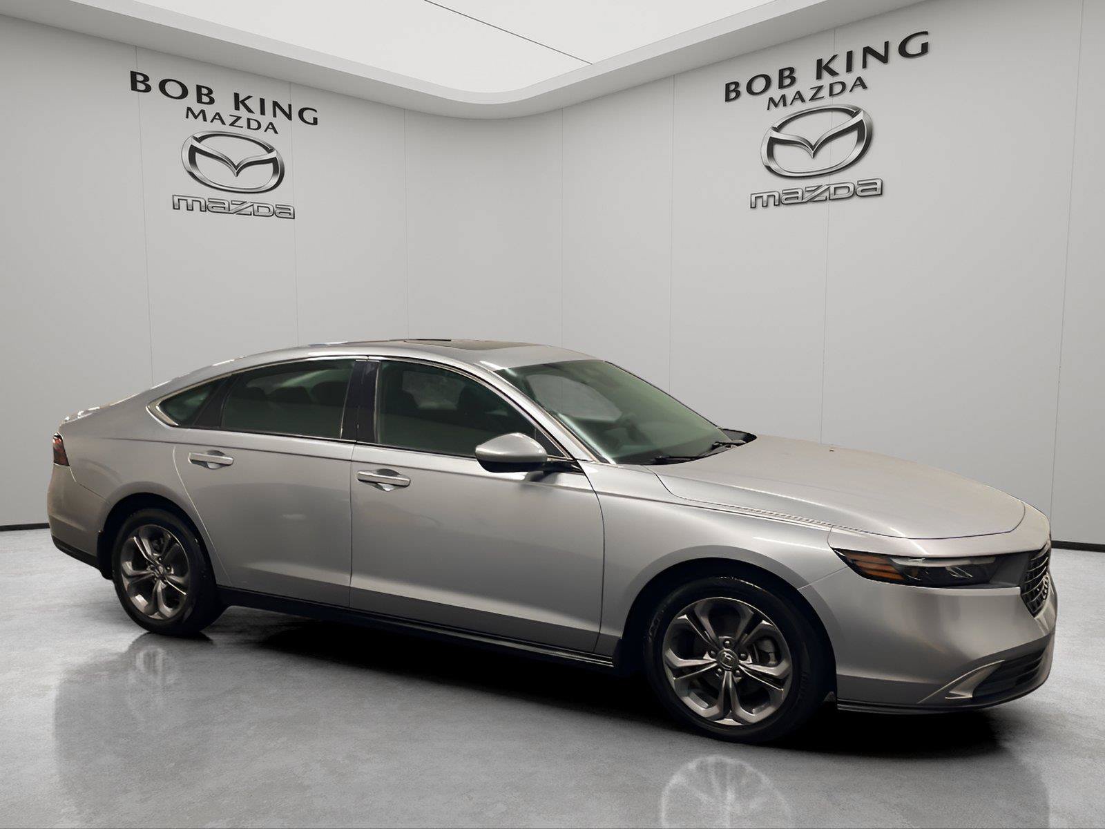 Used 2023 Honda Accord EX image 7