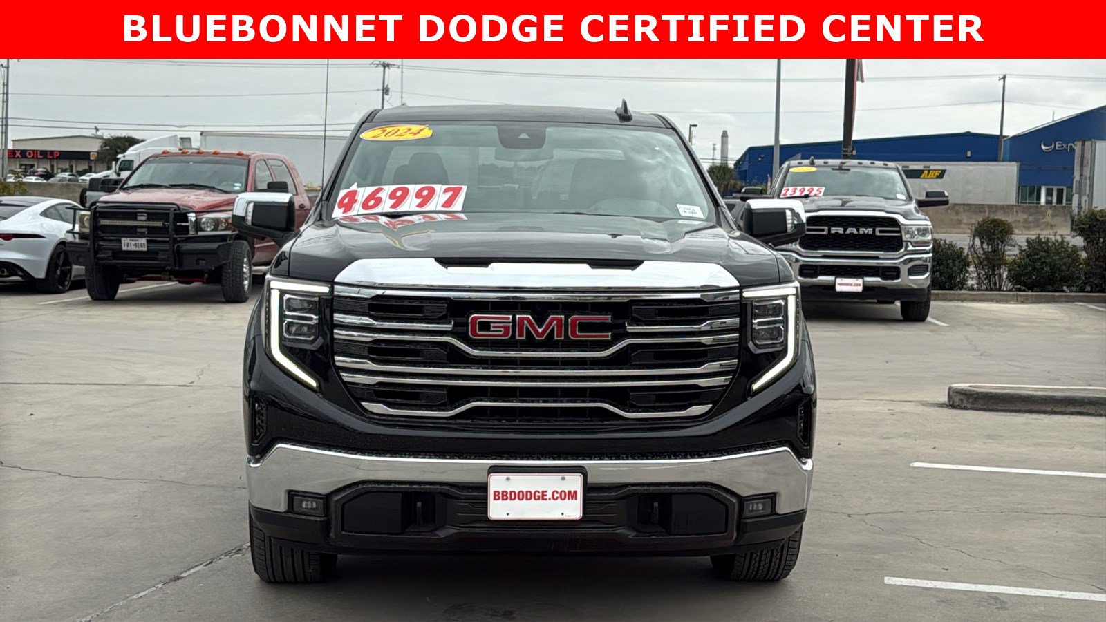 Used 2024 GMC Sierra 1500 SLT image 2