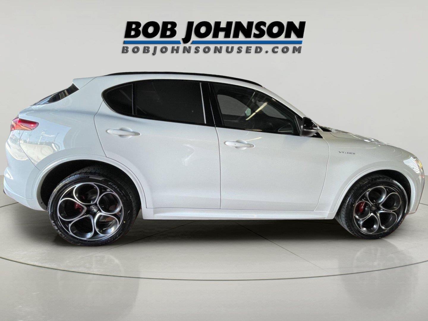 Used 2023 Alfa Romeo Stelvio Veloce AWD/4WD image 8